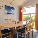 4 Star In Friedrichkoog Friedrichskoog